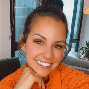 Meet your Posher, Aline